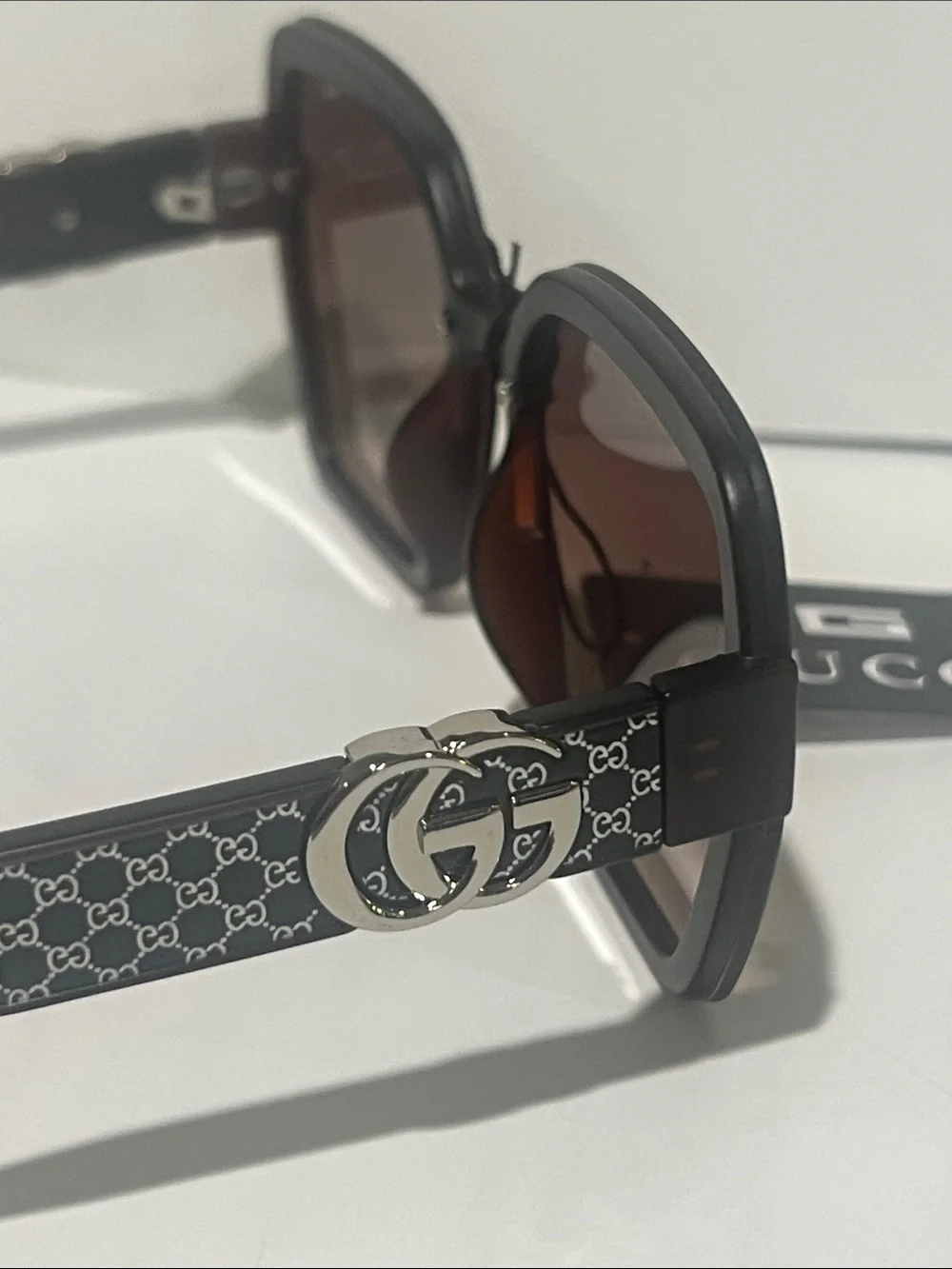 Brand new Gucci Women's Brown Geometric Oversized Sunglasses